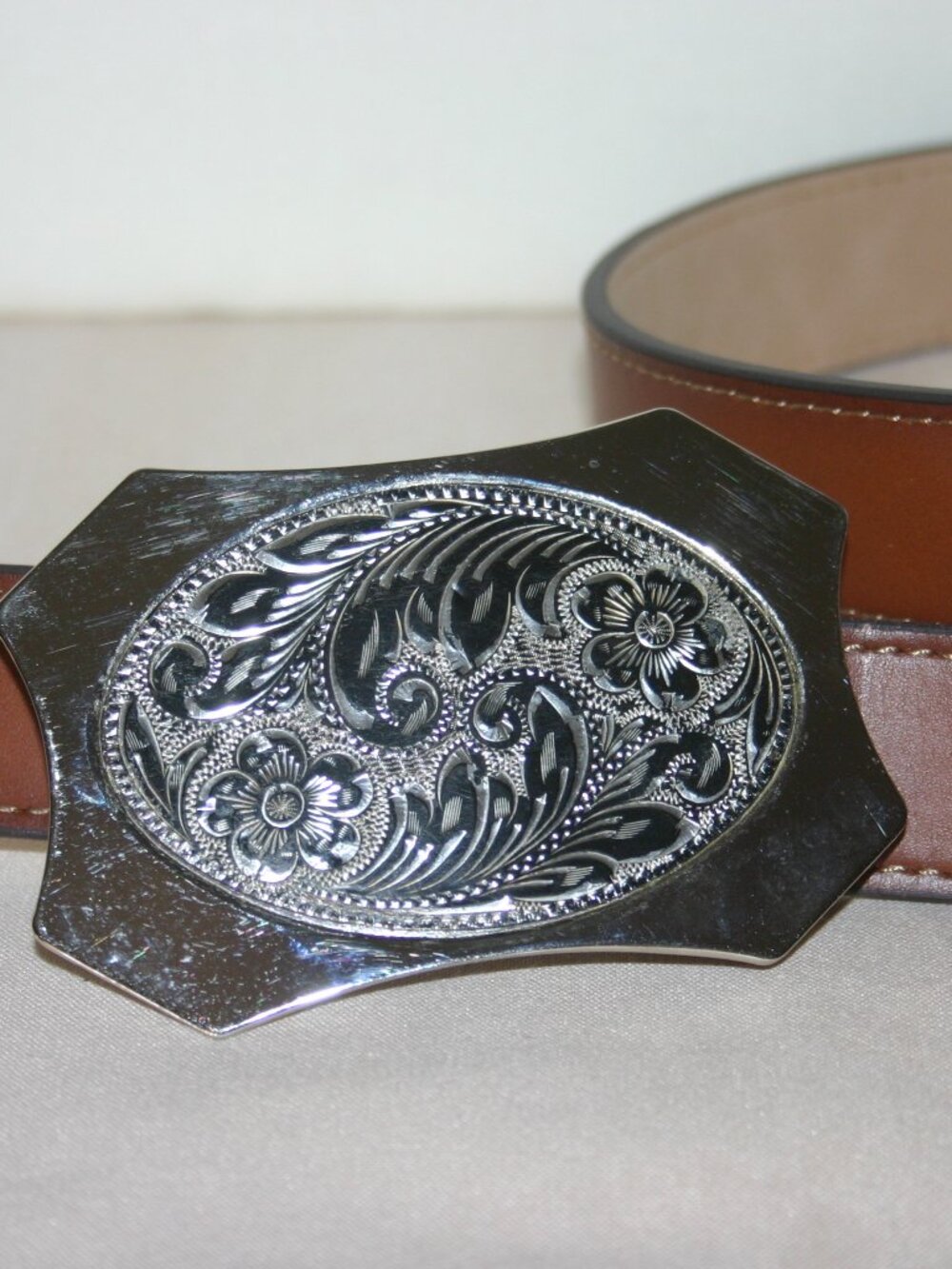 Silver Tone Metal Men's Belt Buckle w/Black Etched Design B-329